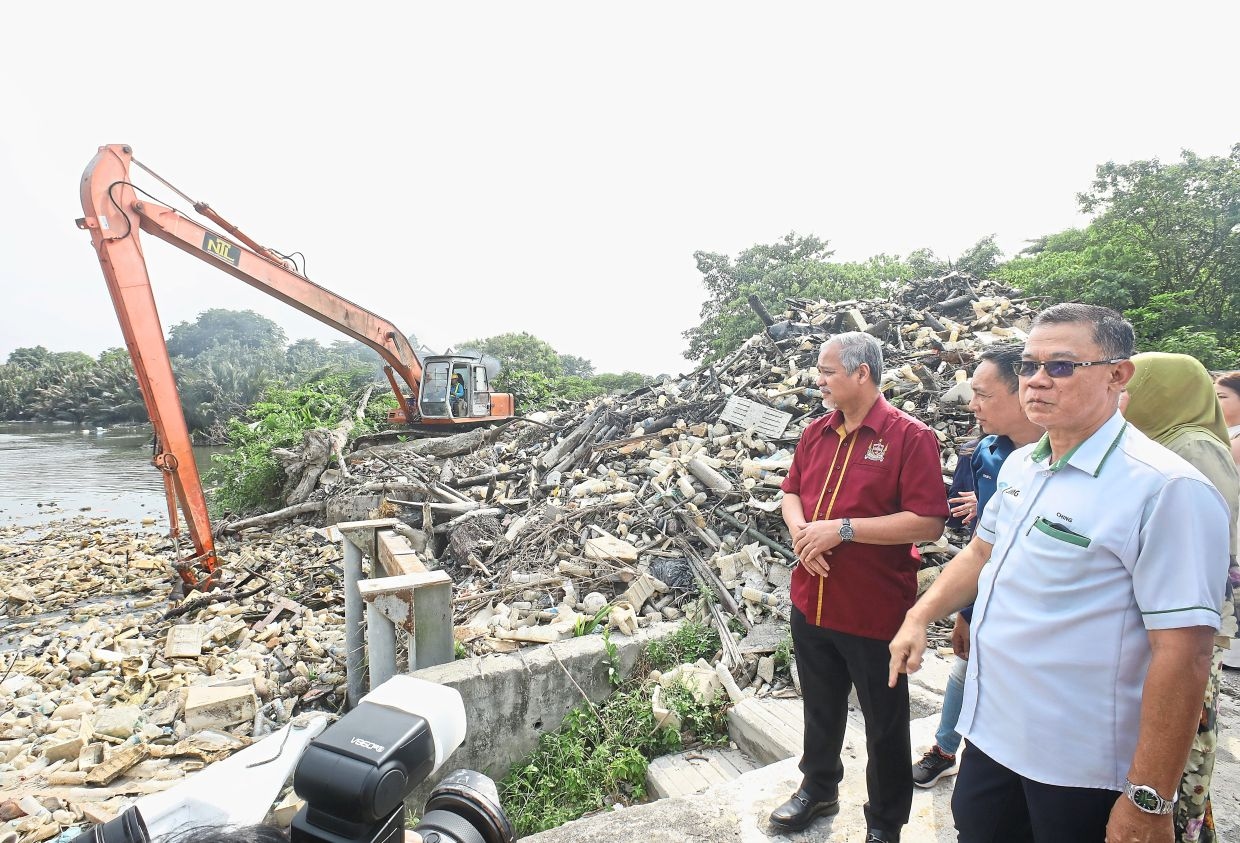 Sorting facility along Sg Klang to stem pollution