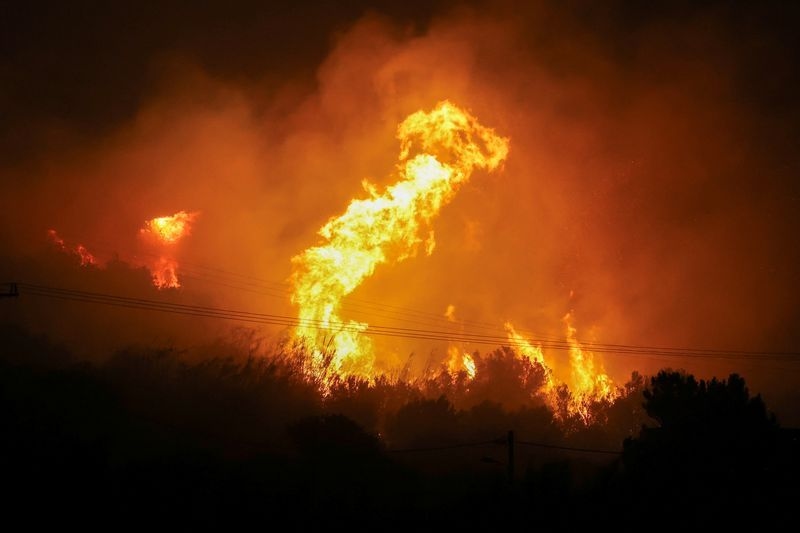 Greek firefighters battle wildfire on island of Crete