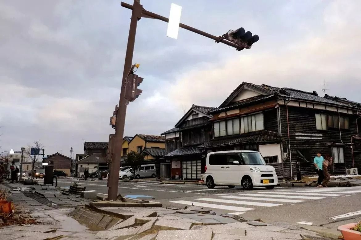 Japan urges evacuation of small island as 1,000 quakes hit region