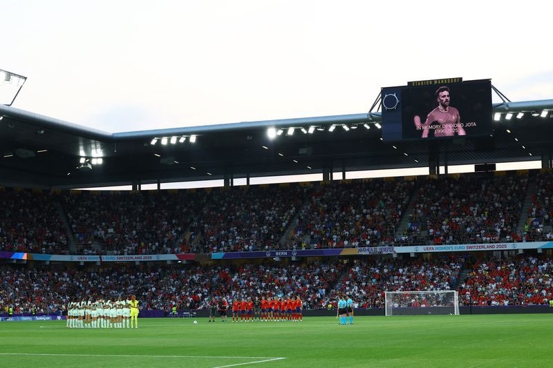 Soccer-Joy and grief as Portugal remember Jota at Women's Euros
