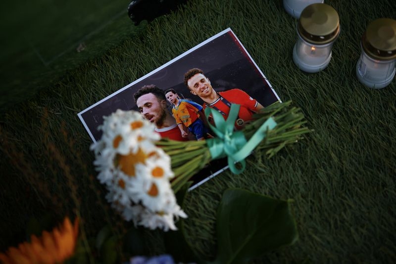 Soccer-Neto grieves Jota's death as Chelsea face Palmeiras in Club World Cup