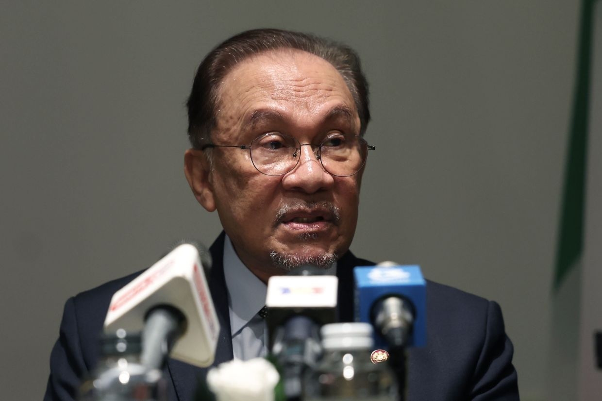 Anwar: Proposed carbon tax not hindrance for investors