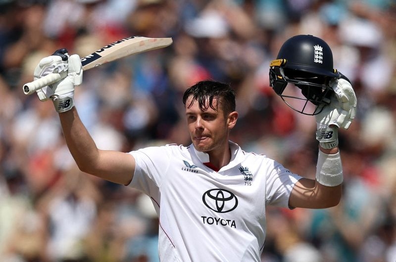 Cricket-Smith's lightning century rescues England after horror start against India
