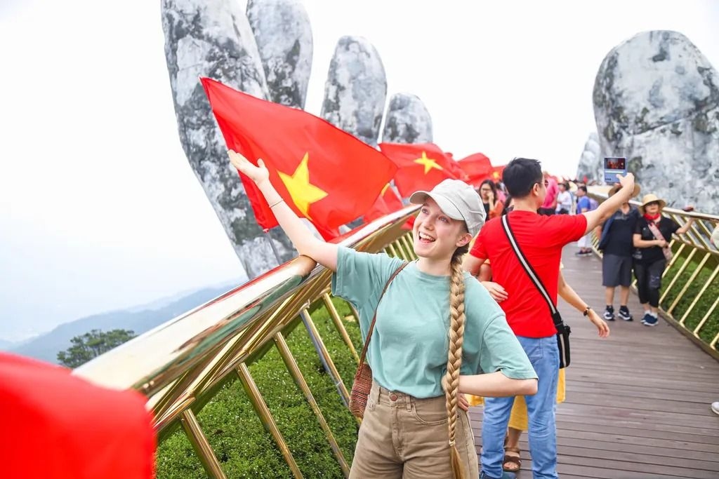Foreign visitors to Vietnam near 10.7 million in H1, half of full-year target