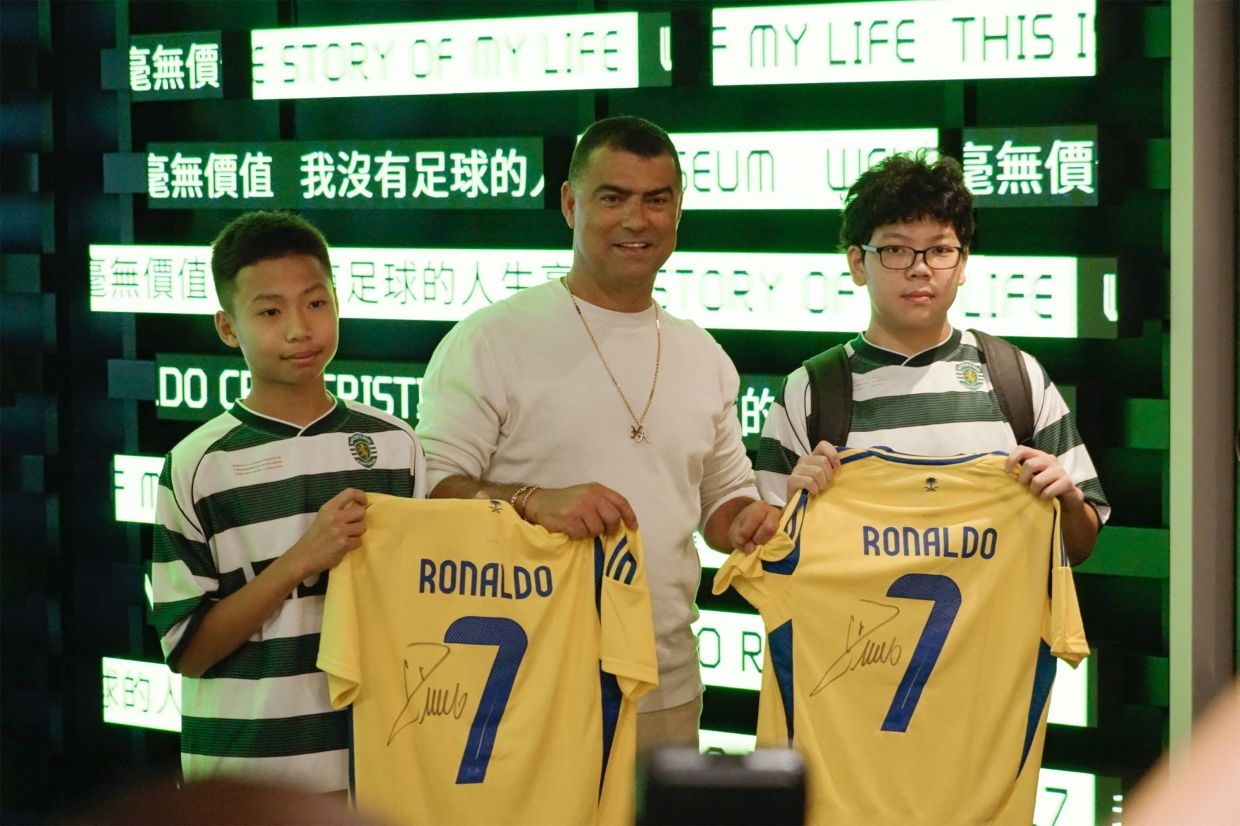 Hong Kong fans queue for opening of Cristiano Ronaldo exhibition