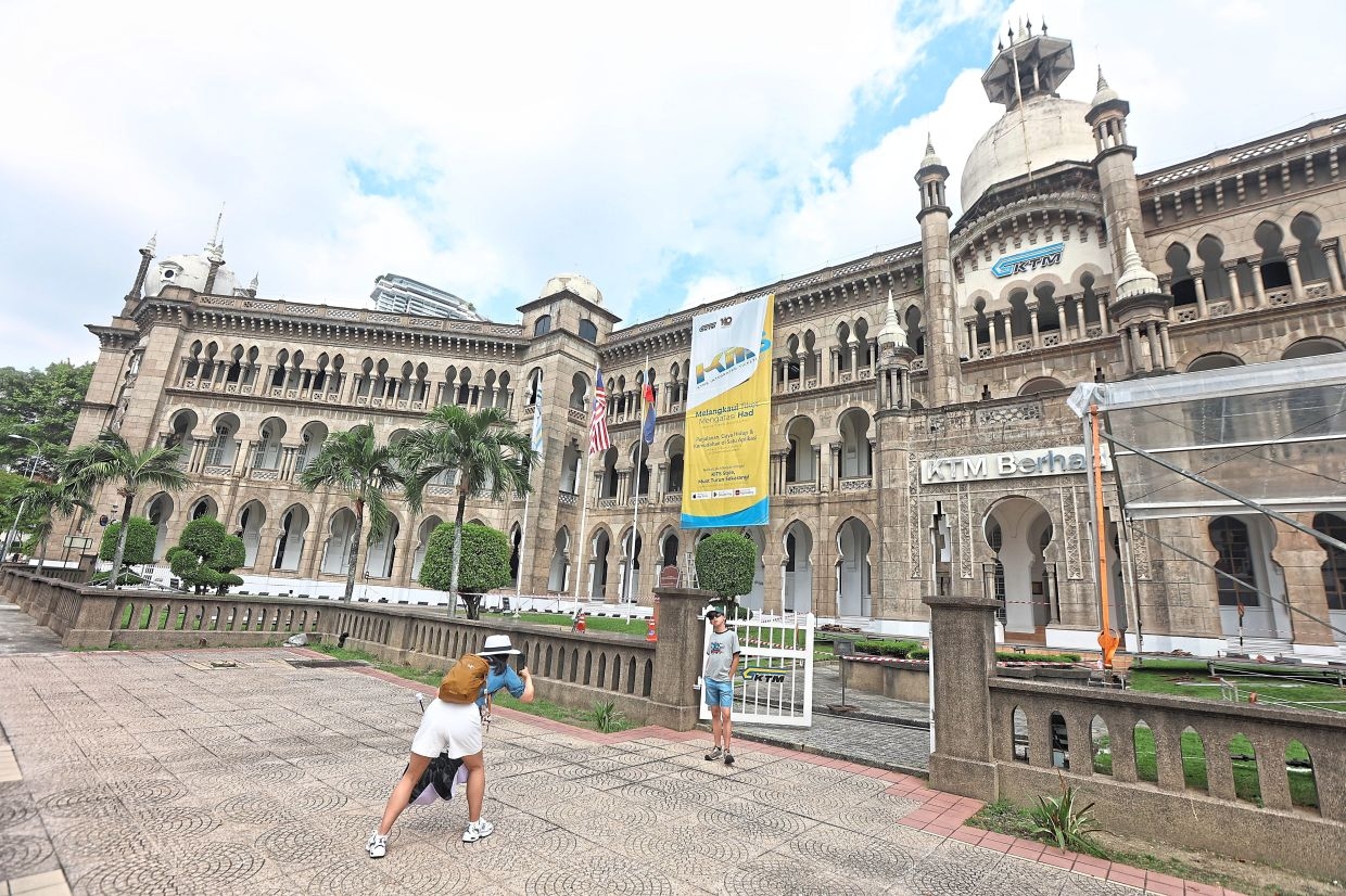 Capital city's crumbling heritage
