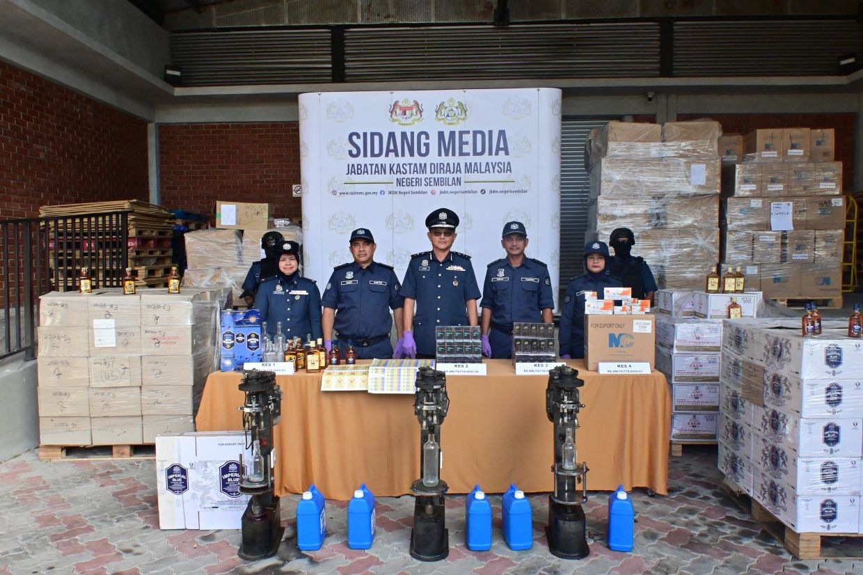 Customs seizes RM5.5mil in contraband alcohol, cigarettes in Selangor raids
