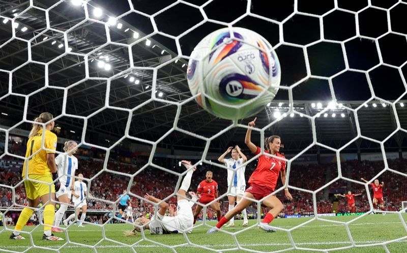 Soccer-Swiss players revel in historic moment after reaching Euro quarter-finals