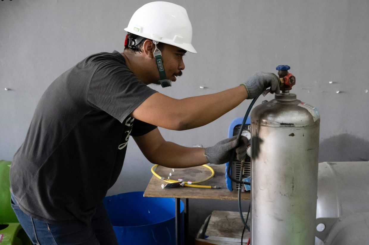 In Indonesia, a start-up captures coolants to stop global warming