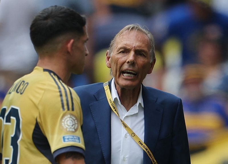 Soccer-Argentine giants under pressure, surprise champions reset as Clausura starts