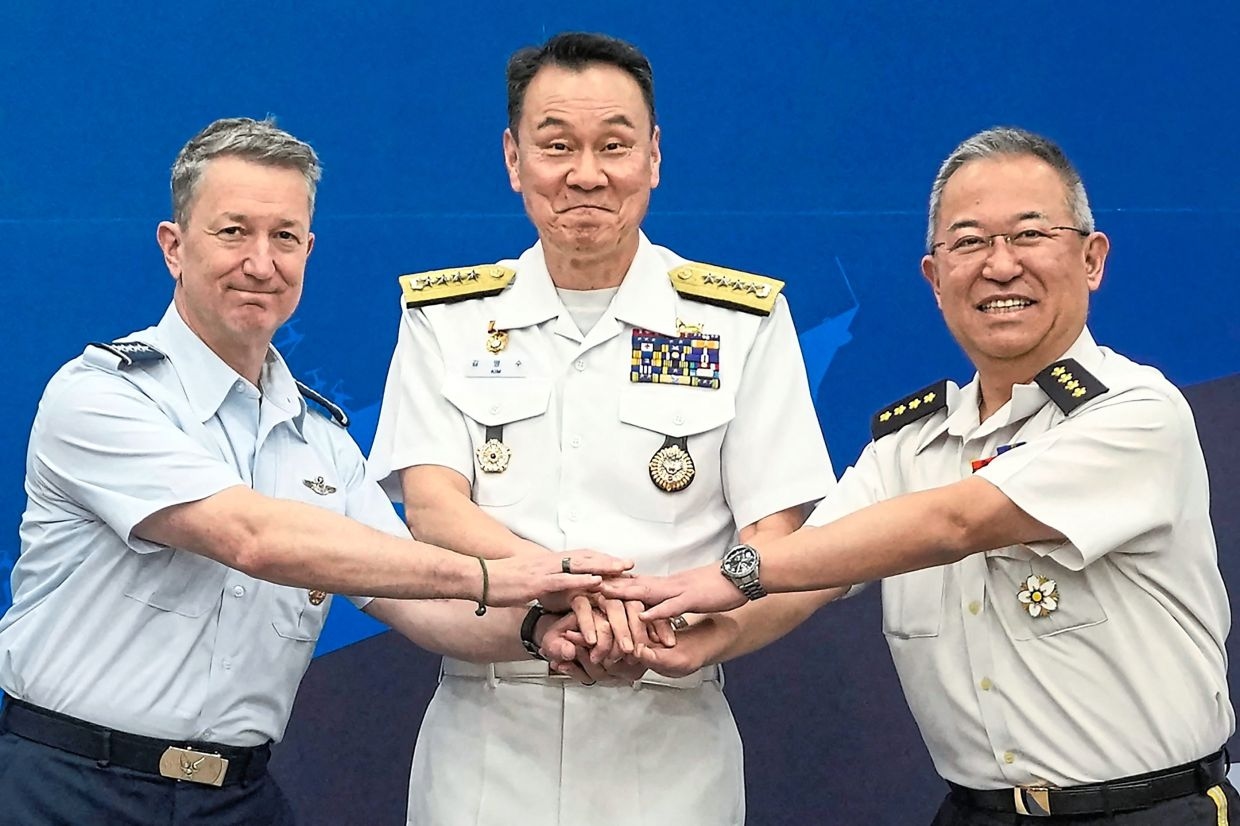 Top military chiefs meet to discuss regional security