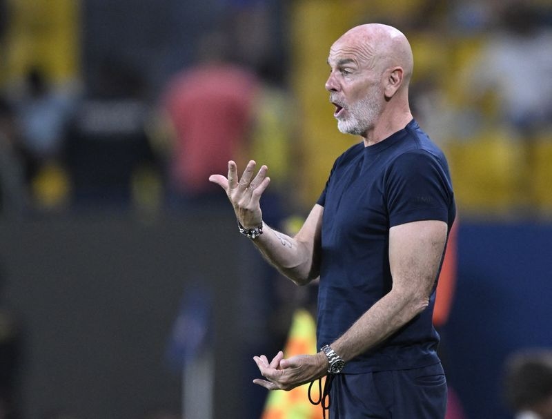 Soccer-Pioli returns to take charge of Fiorentina on three-year deal