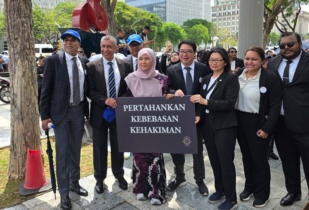 Street protests aren't enough – Nurul Izzah must defend judicial independence from within