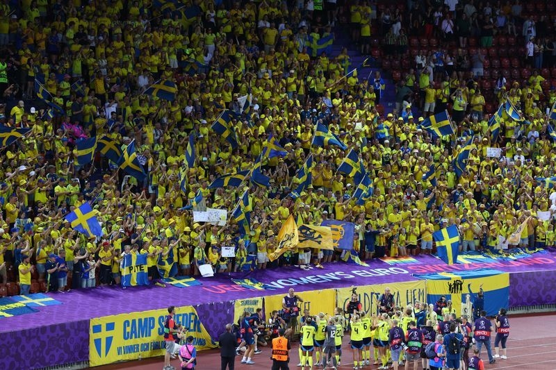 Soccer-Swedish fans snap up tickets for Women's Euro knockout clash with England