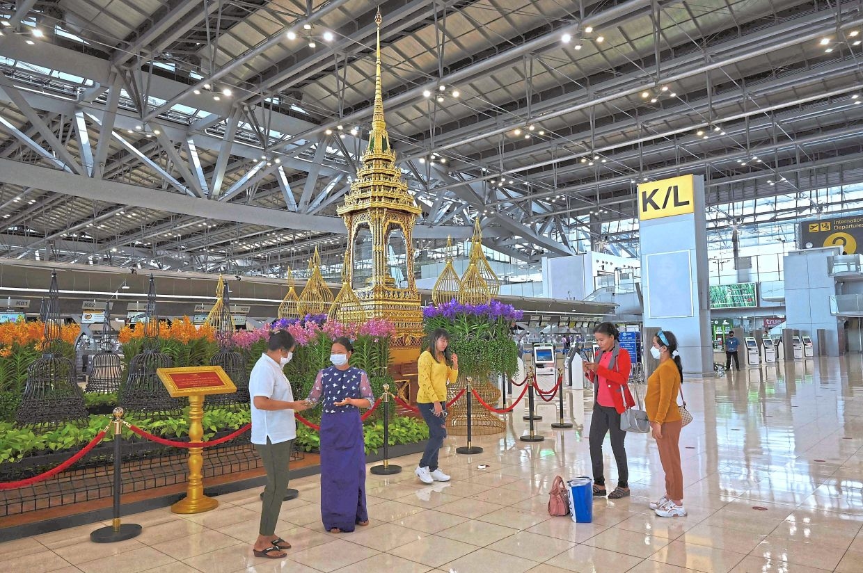 Thailand delays tourist entry fee till 2026