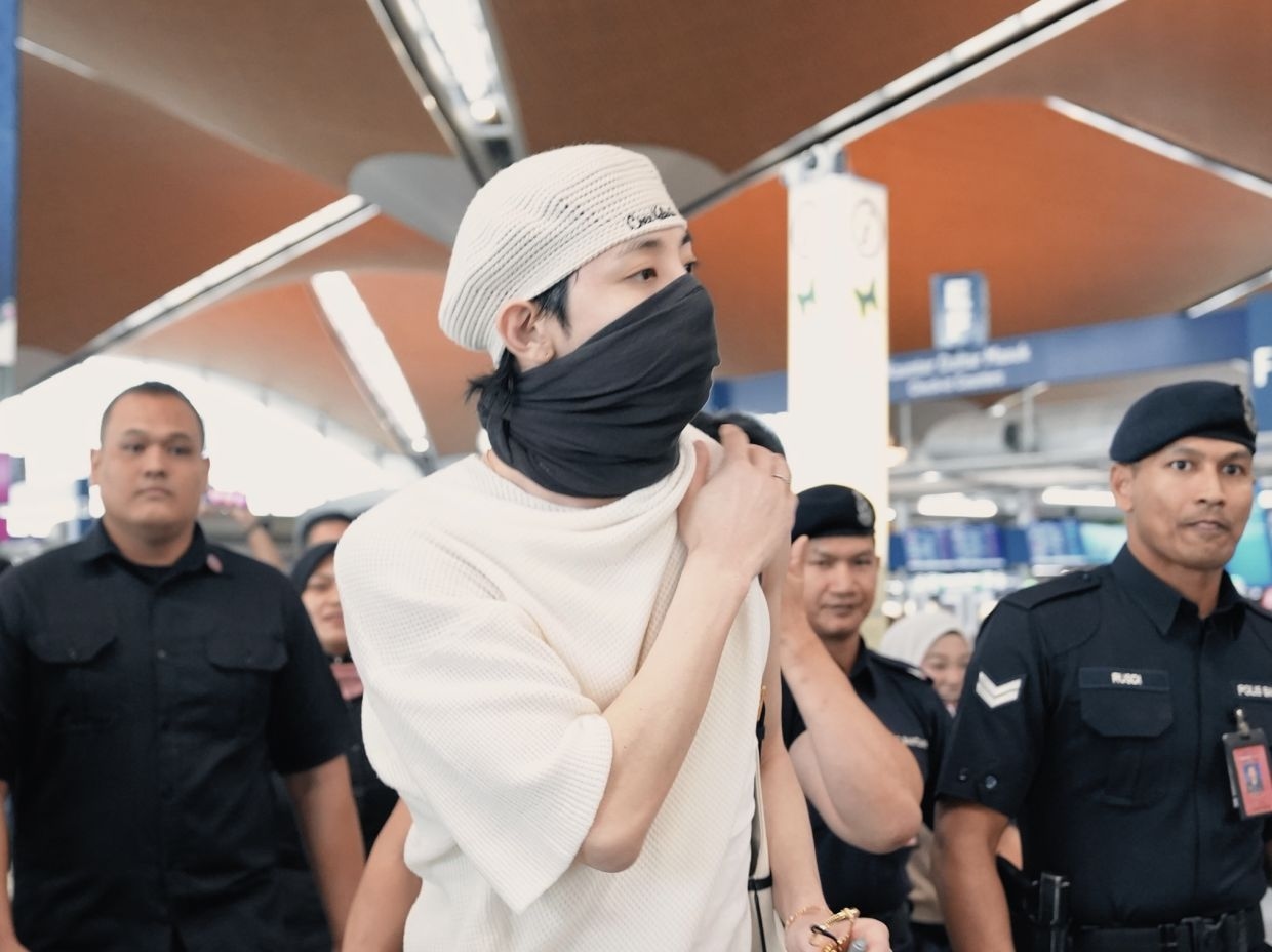 Korean K-drama superstar Lee Soo-hyuk has landed in KL, will meet Malaysian fans at Pavilion KL on Wednesday (July 16)