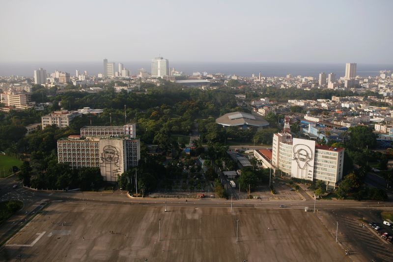 Cuban minister under pressure for saying country has no beggars