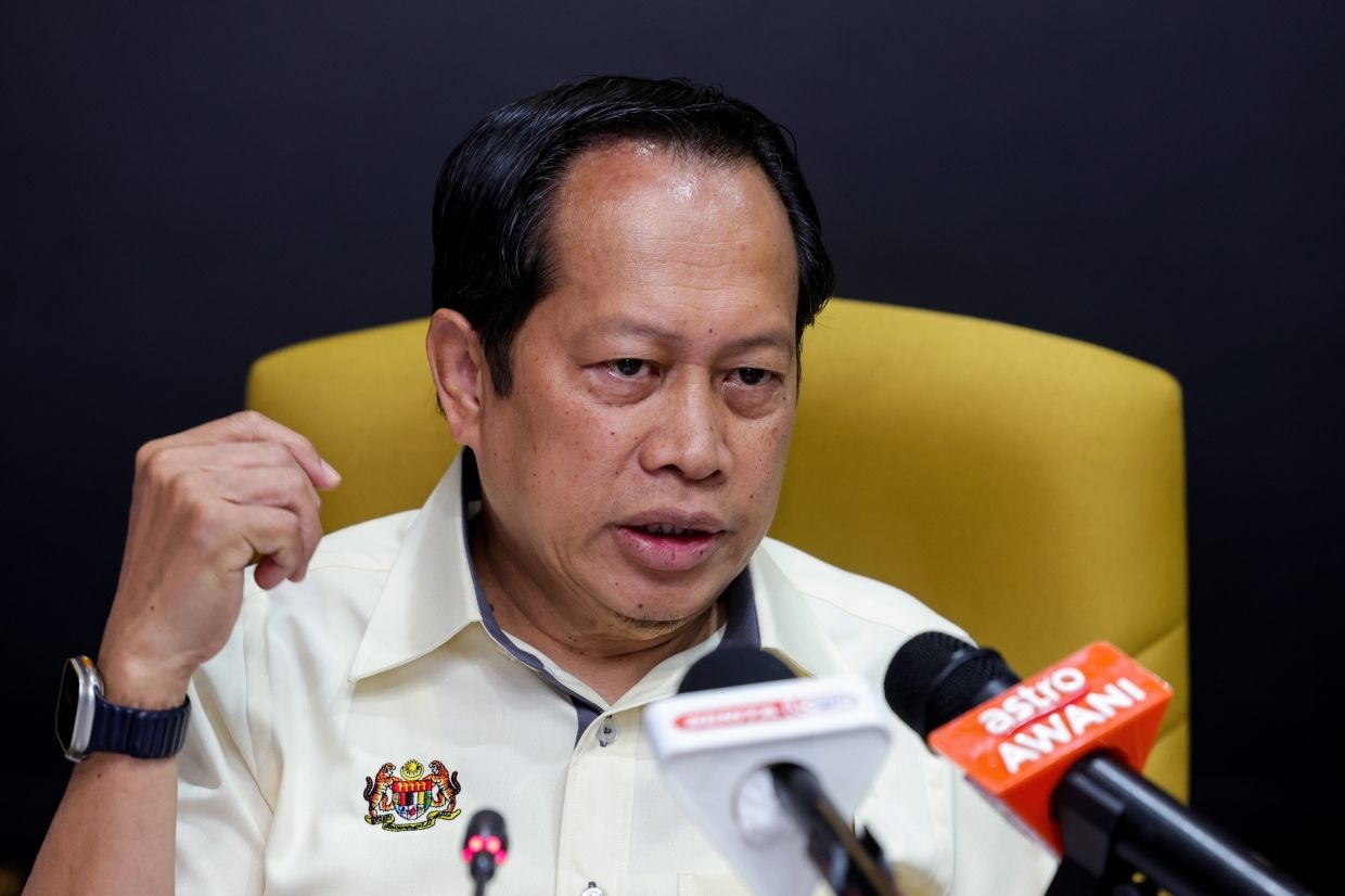 Construction of new block, amenities at SK Kunak Jaya on track, will benefit 500 pupils, says Ahmad Maslan