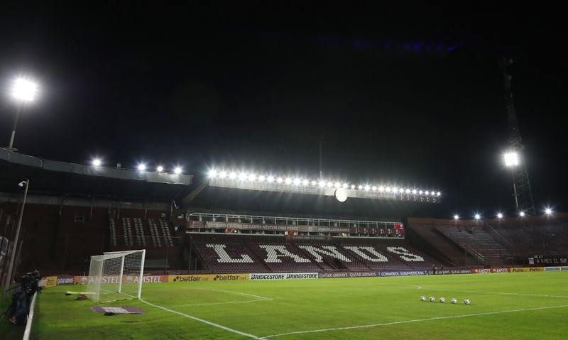 Soccer-Argentine clubs welcome back away fans after 12 years