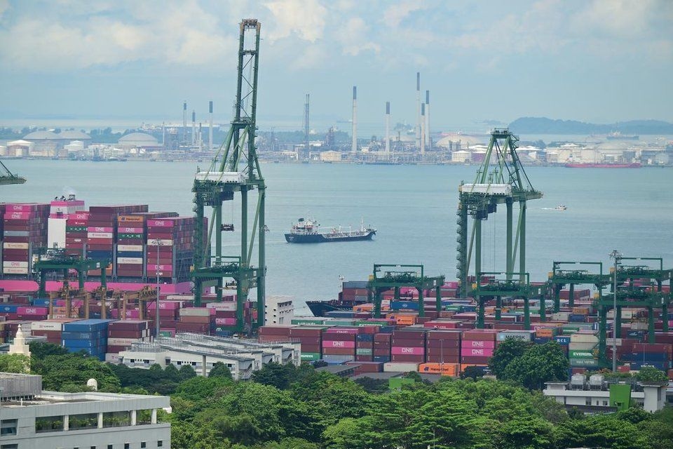 Singapore key exports surprise with 13% expansion in June