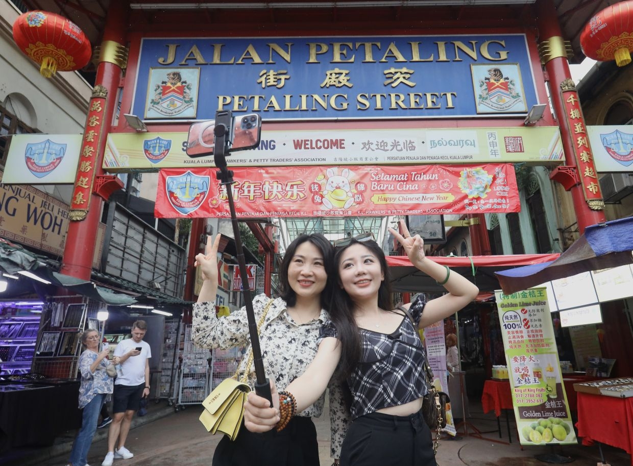 Wooing more Chinese tourists through social media