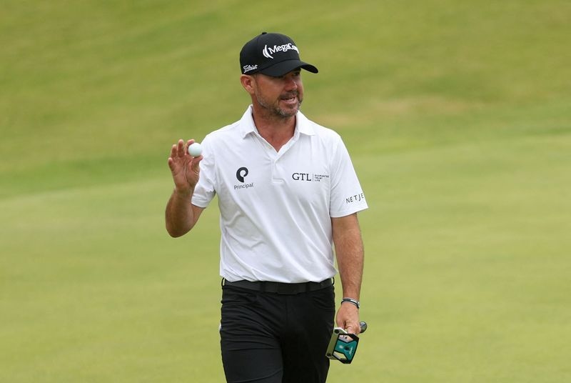 Golf-No stress, no fuss, Harman's boring approach works Open wonders again
