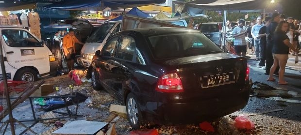 Three injured in Ipoh night market accident only suffered minor injuries, say cops