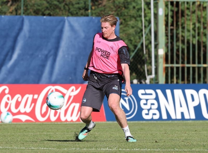 Soccer-De Bruyne embracing fresh start at Napoli after Man City departure