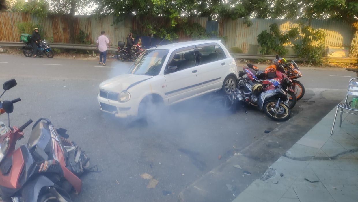 QuickCheck: Did a drunken man crash a car into a JB restaurant?