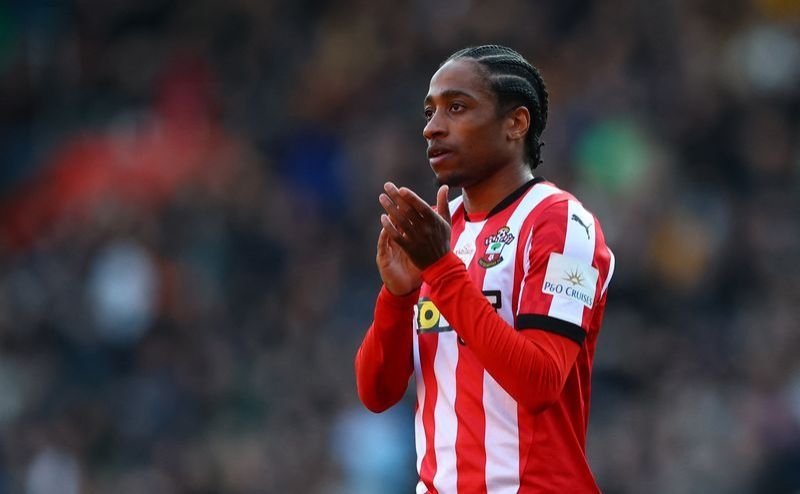 Soccer-England defender Walker-Peters joins West Ham on free transfer