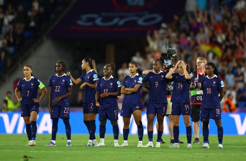 Soccer-Another last-eight exit for France has players wondering when their turn will come