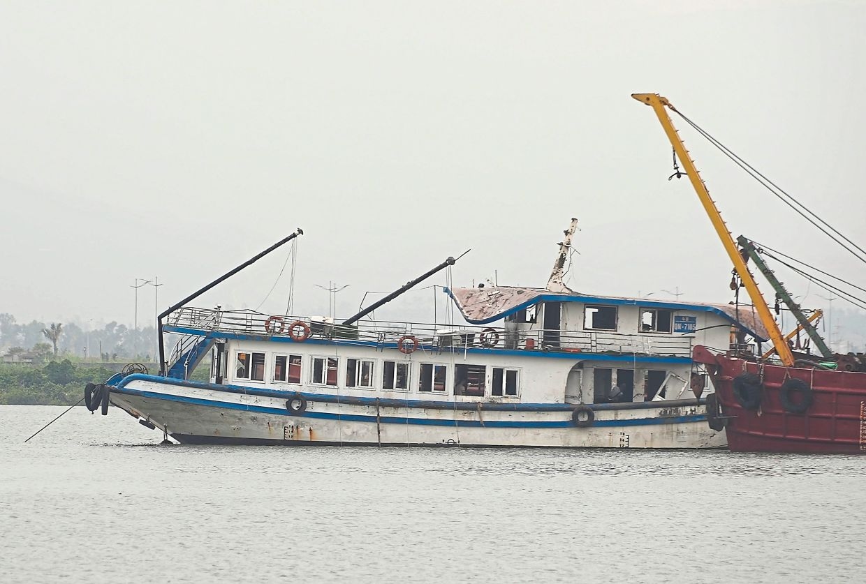 Nightmare at holiday spot, over 35 dead