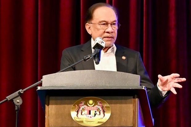 Wan Ahmad Farid was sole candidate for Chief Justice, no last minute changes made, says Anwar