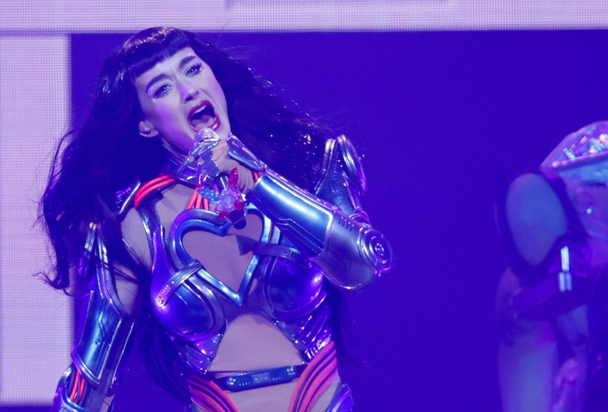 Katy Perry survives scary concert moment in San Francisco: 'Not today, Satan'