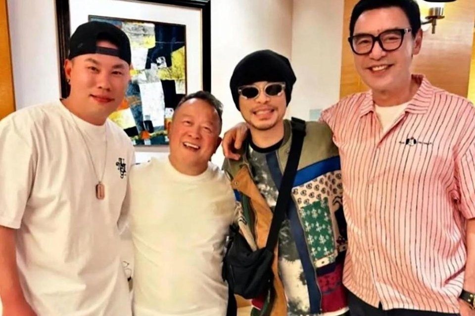 Kenny Bee, Eric Tsang distance themselves from Namewee after taking group photo