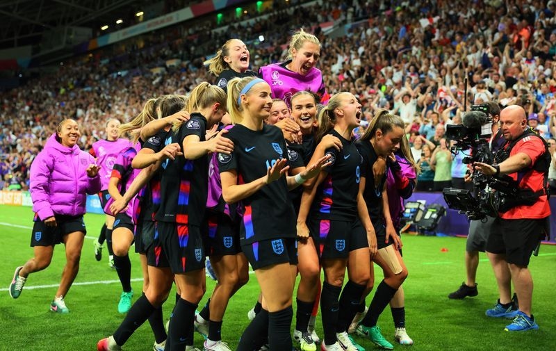 Soccer-England reach Euro 2025 final after extra-time win over Italy