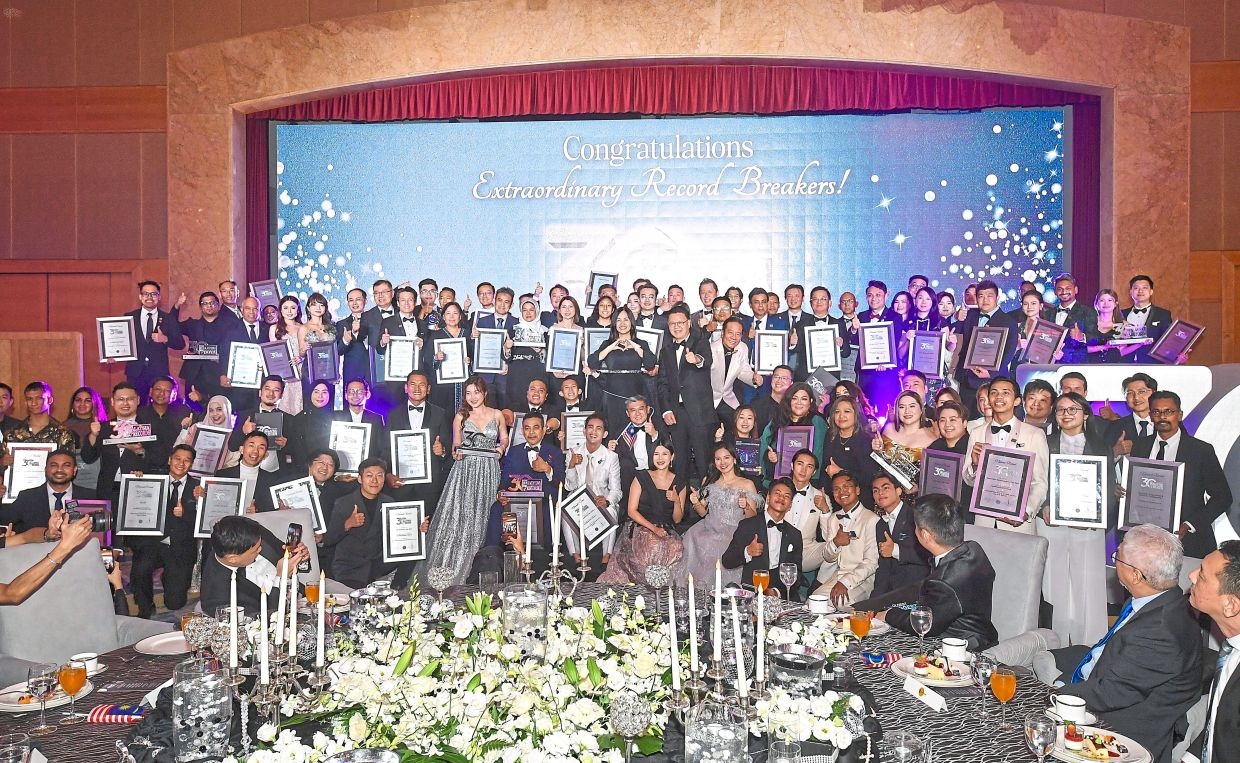 HONOURING 30 YEARS OF EXTRAORDINARY MALAYSIANS