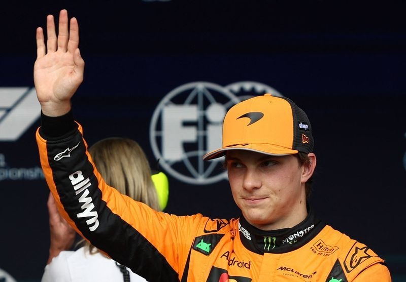 Motor racing-Piastri takes dominant sprint pole in Belgium
