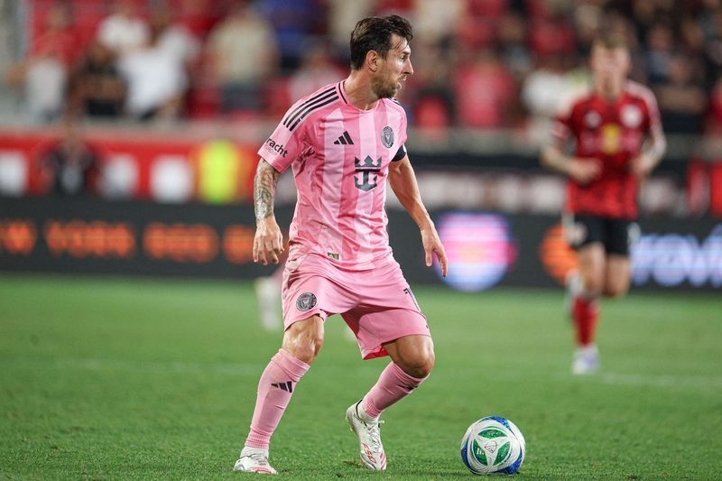 Soccer-Messi and Alba suspended for one match for missing MLS All-Star