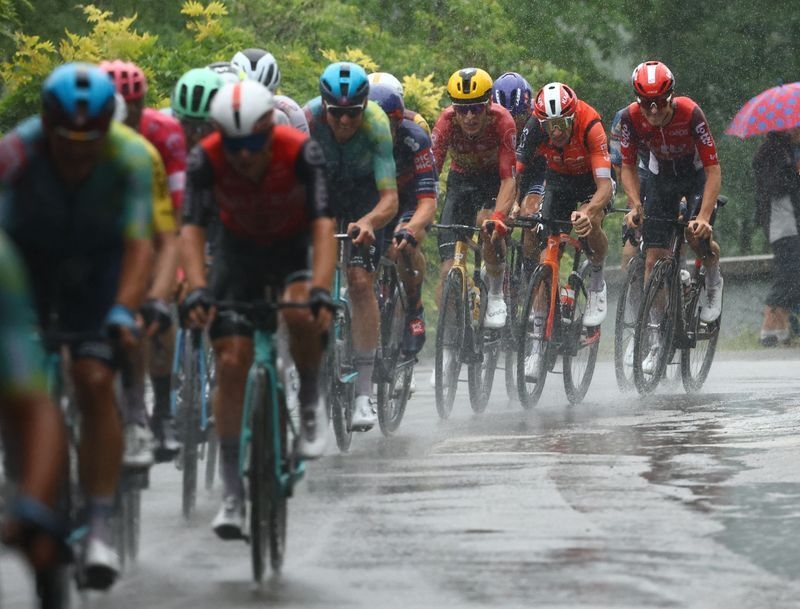 Cycling-Tour de France final stage neutralised after slippery road conditions