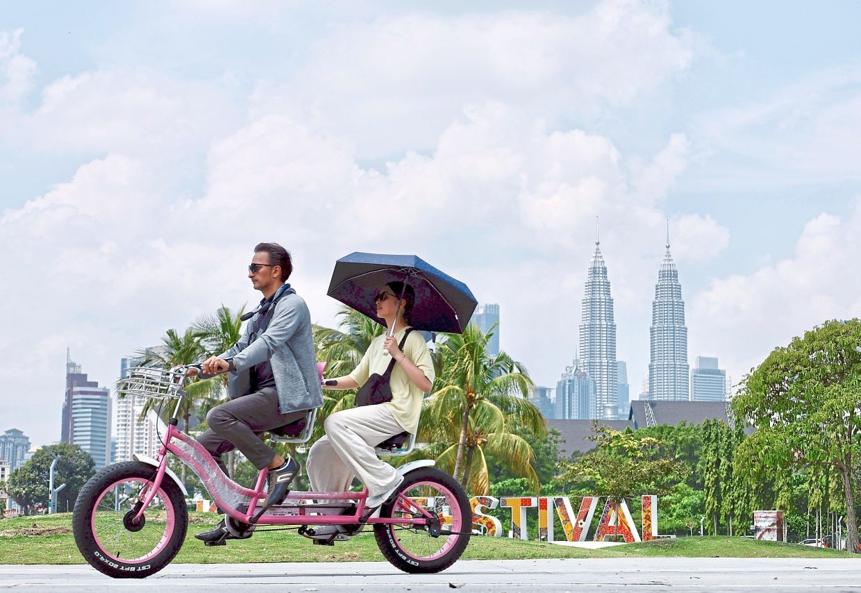 City folk turn to masks and air purifiers