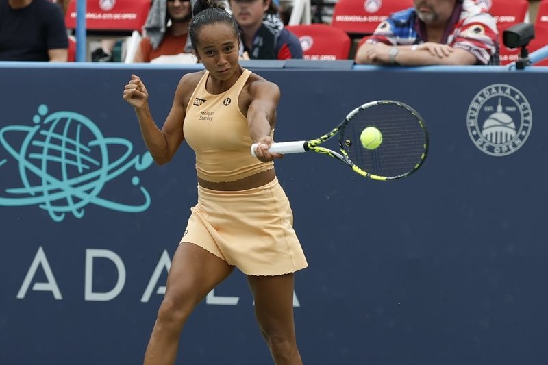 Tennis-Fernandez cruises past Kalinskaya to claim Washington Open title