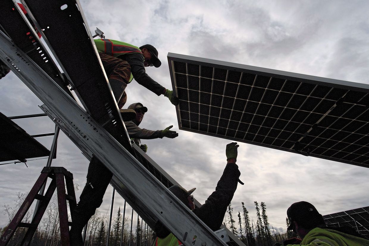 German solar jobs drop with power prices