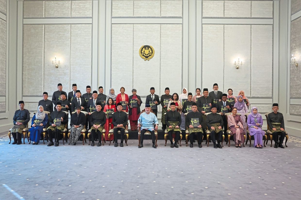 Wan Ahmad Farid sworn in as CJ