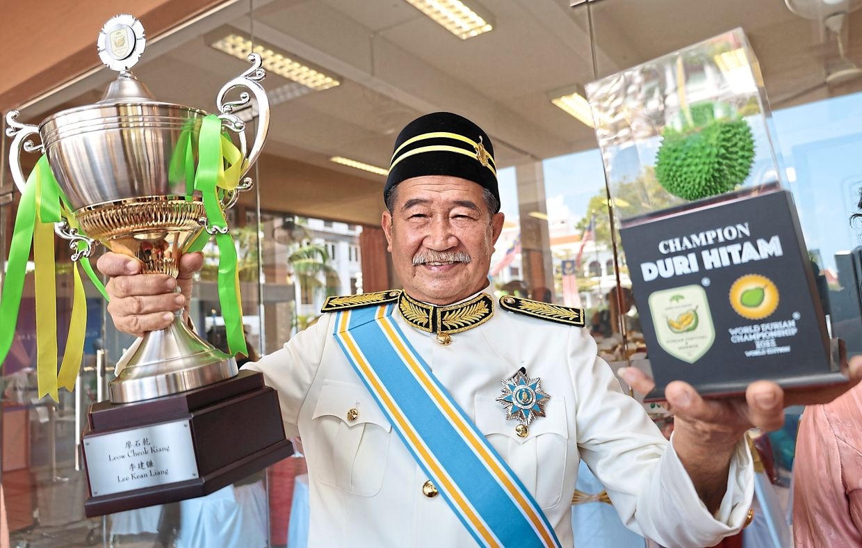 Father of Black Thorn durian recognised with Datukship
