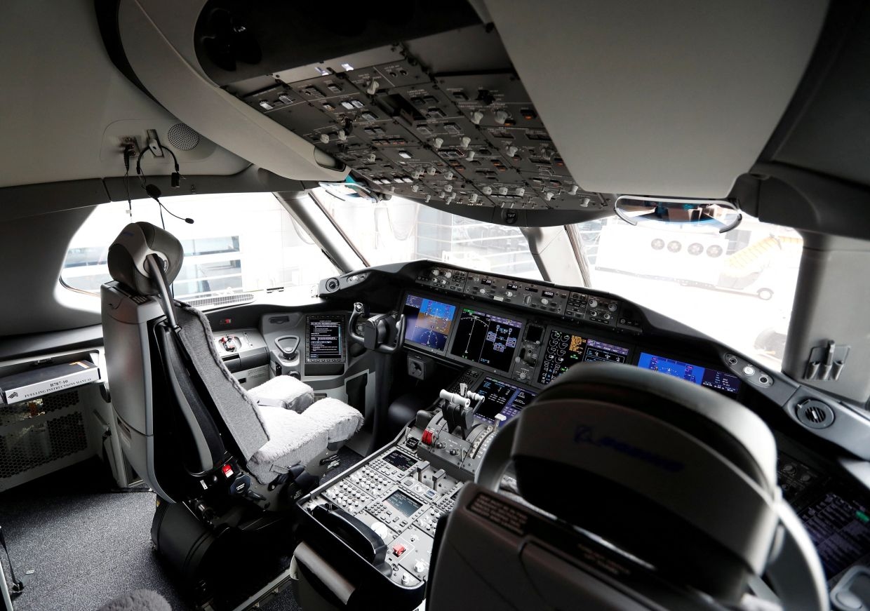 SIA Q1 profit falls 59% to S$186mil; airline group sees volatile times ahead