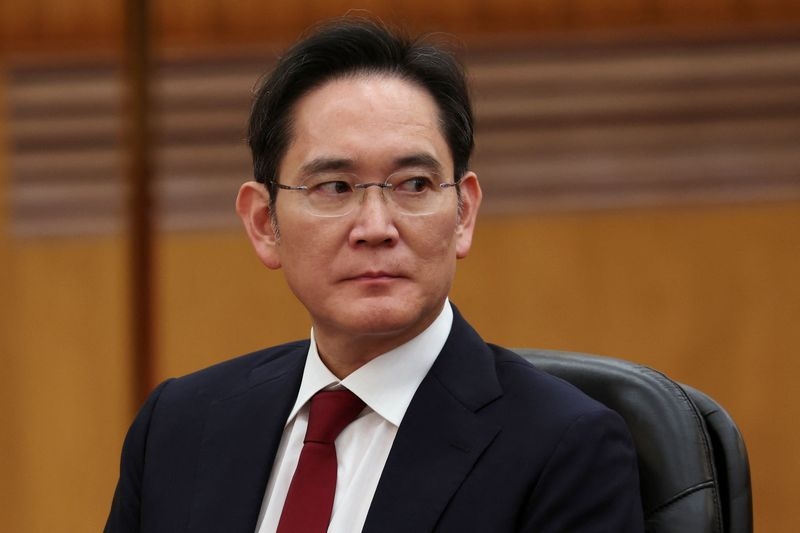 Samsung Electronics chief heads to Washington after $16.5 billion Tesla chip deal