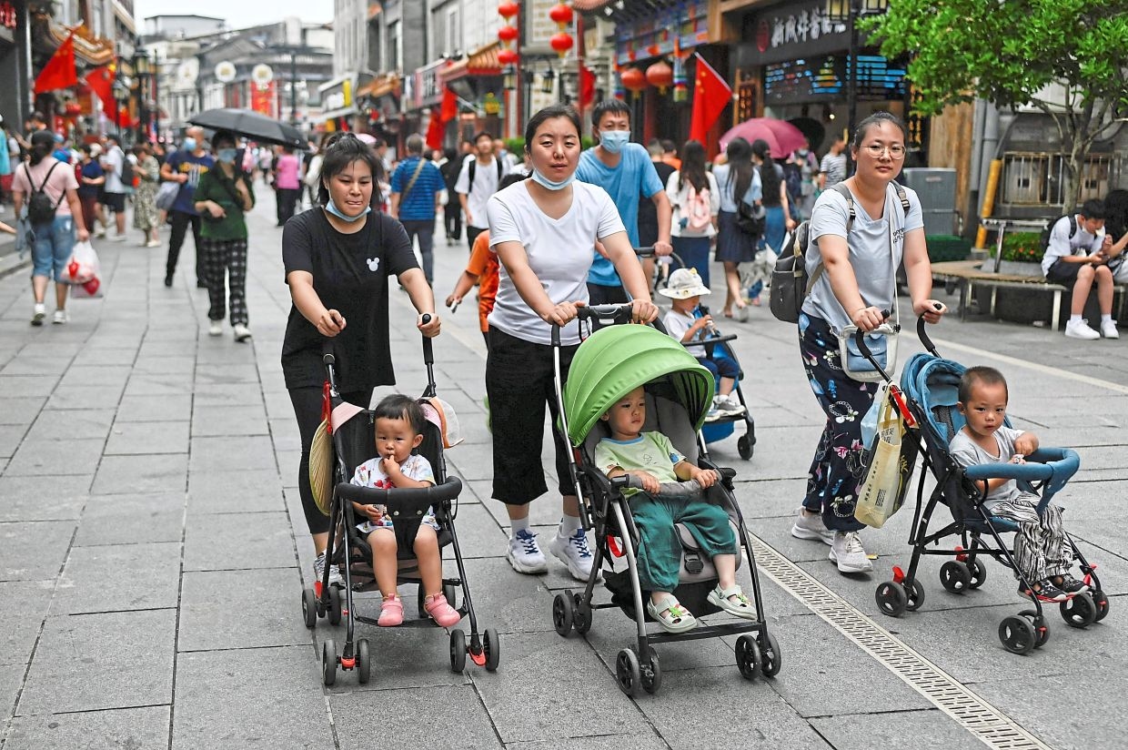 Beijing offers childcare subsidies to boost fertility