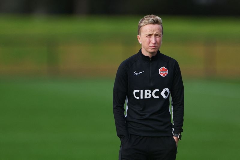 Soccer-Former Canada coach Priestman returns to football in NZ after ban