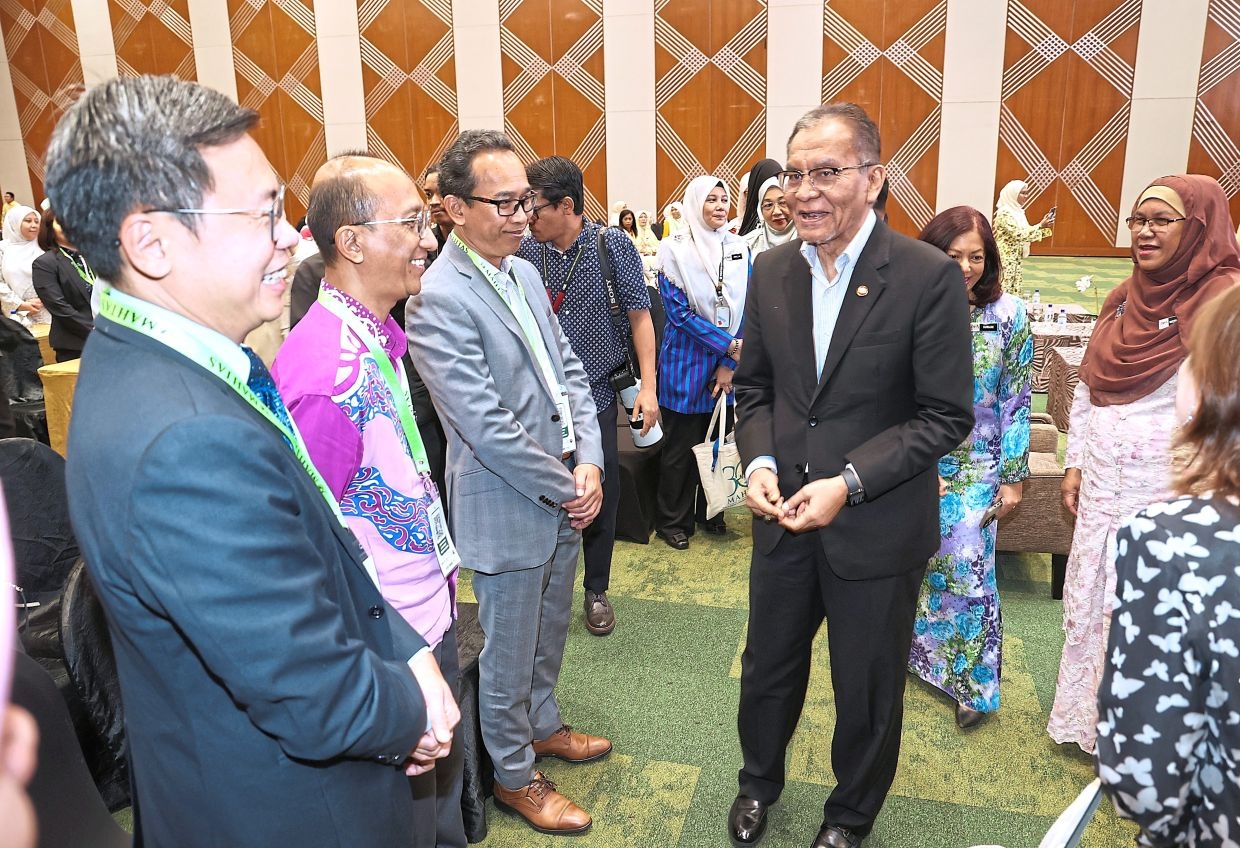 Drug price display rule to proceed